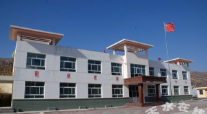 清水县松树乡中心小学阅读区