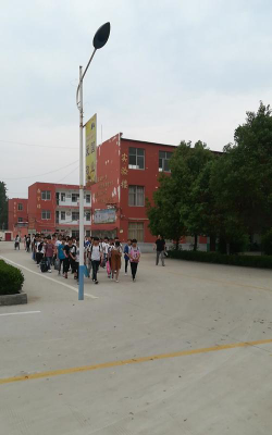 召陵区万金镇二中阅读区