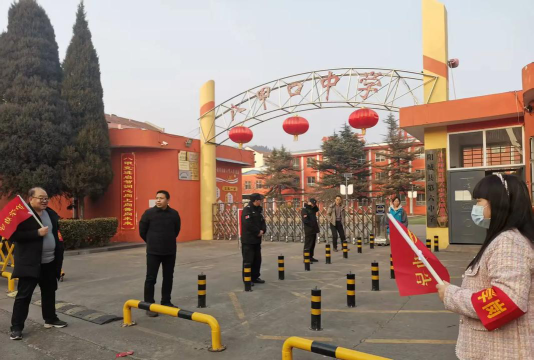 灯塔镇中学阅读区