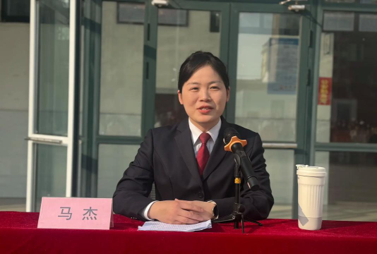 临颍县杜曲镇第一初级中学阅读区
