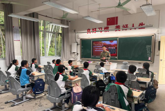 卫国学校阅读区