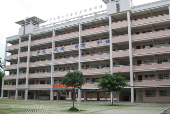 佛冈县城东中学阅读区