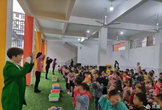 胶南市琅琊镇幼儿园阅读区