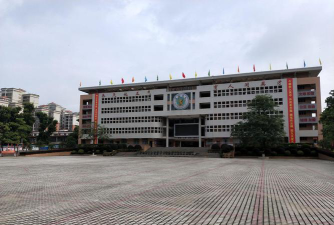 英德市英龙中学阅读区