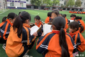 长堡乡中心完小阅读区
