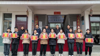 石门乡初级中学阅读区