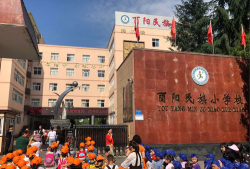 青阳岔中心小学阅读区