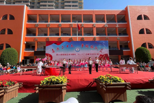 绥德县江德小学阅读区
