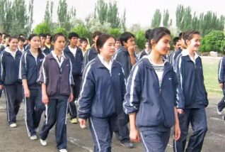 巴州石油三中阅读区