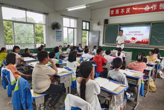 三板桥镇小学阅读区