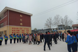 曹县位湾镇中学阅读区