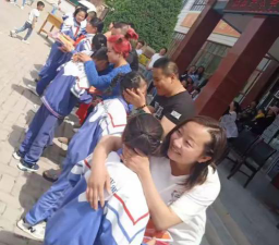 庆城县卅铺镇柳树湾小学阅读区