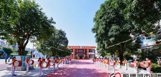 赤坎镇教伦小学阅读区