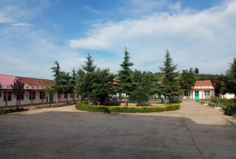 黑马梁村学阅读区
