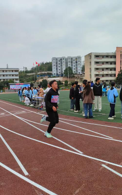 平坝县十字中学阅读区