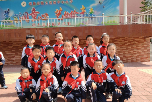 新疆乌市水区64小学阅读区