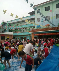 英德市东华镇鱼湾永翔幼儿园阅读区