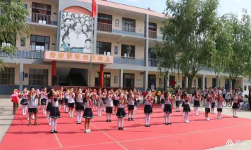 商洛市商州区西荆乡中心小学阅读区