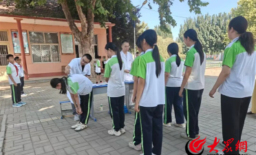 平度市第四中学阅读区