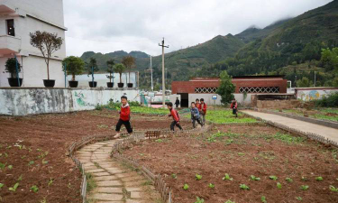 威宁县炉山镇炉山小学阅读区