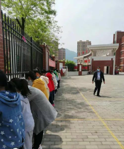山阳县城关三小阅读区