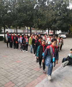 十里铺乡中心小学阅读区