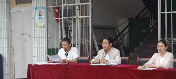 板岩镇中心学校阅读区