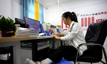 宁陵县城郊乡二中阅读区