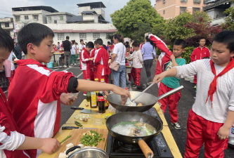 凯里市第六小学阅读区