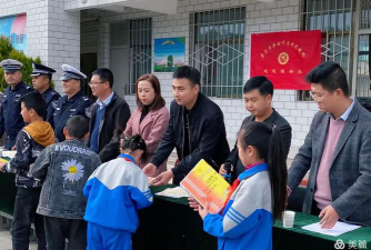 康县店子乡中心小学阅读区