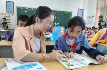 施洞镇中心小学阅读区