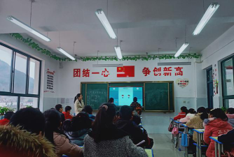 江洛镇江洛小学阅读区