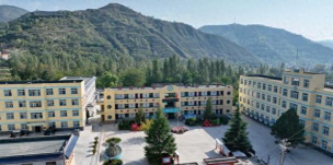 礼县王坝乡中心小学阅读区