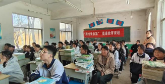 李集镇一中阅读区