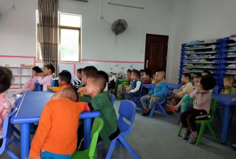 遂溪县杨柑镇建国欢乐幼儿园阅读区