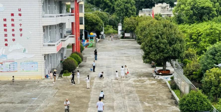 育段中心小学阅读区