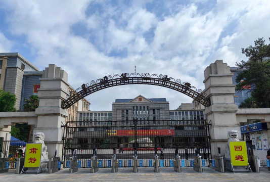 昆明电机技工幼儿师范学校阅读区