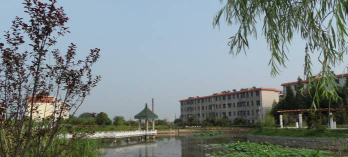 周潭中学阅读区