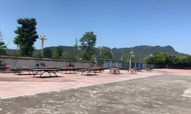 四川省夹江县迎江中学阅读区