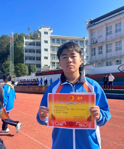 福泉市道坪镇泉飞中学阅读区