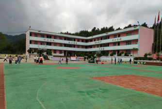 临安市大峡谷镇鱼跳中心学校阅读区