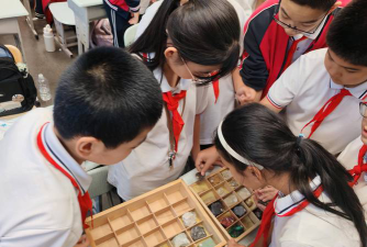 探矿小学阅读区