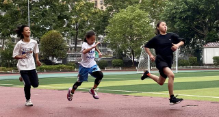汉葭镇中学阅读区