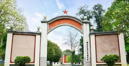 怀化市广播电视大学中职部阅读区