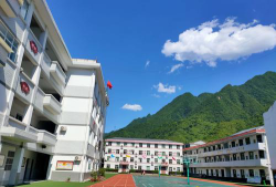 贵州平坝化肥厂职工子弟学校阅读区