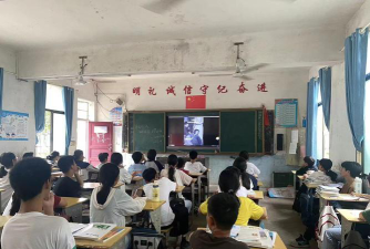 武冈市马坪乡田家渡中学阅读区