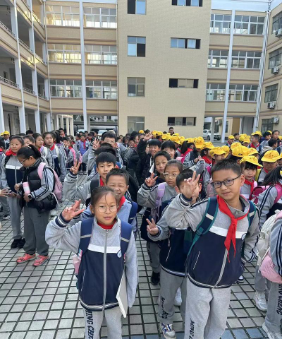 铜业中学阅读区