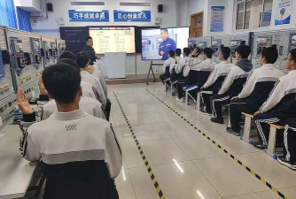 邢台市大成中等专业学校阅读区