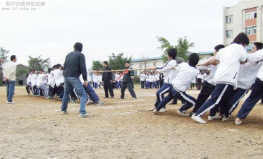 陆丰市东海新龙中学阅读区