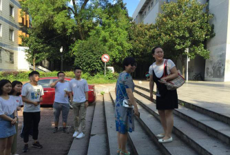 益阳市牌口乡中学阅读区